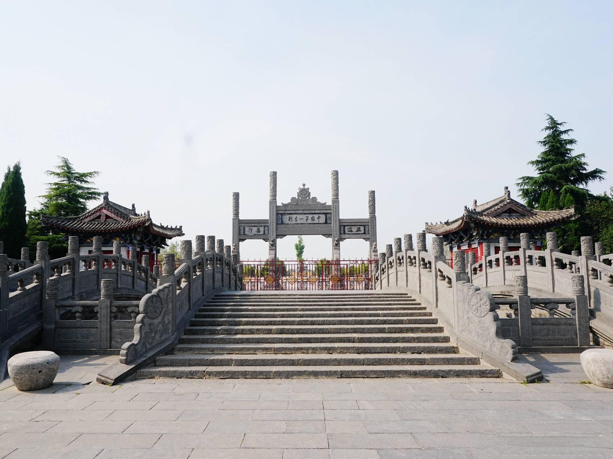 洛阳白马寺：中国佛教的源头与祖庭的历史渊源和建筑特色