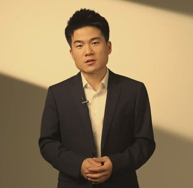 董宇辉职位变动背后：直播行业的变局与挑战