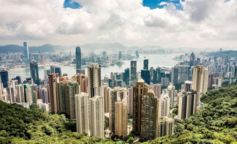港校毕业生薪资大揭秘：哪所大学更有“钱途”？