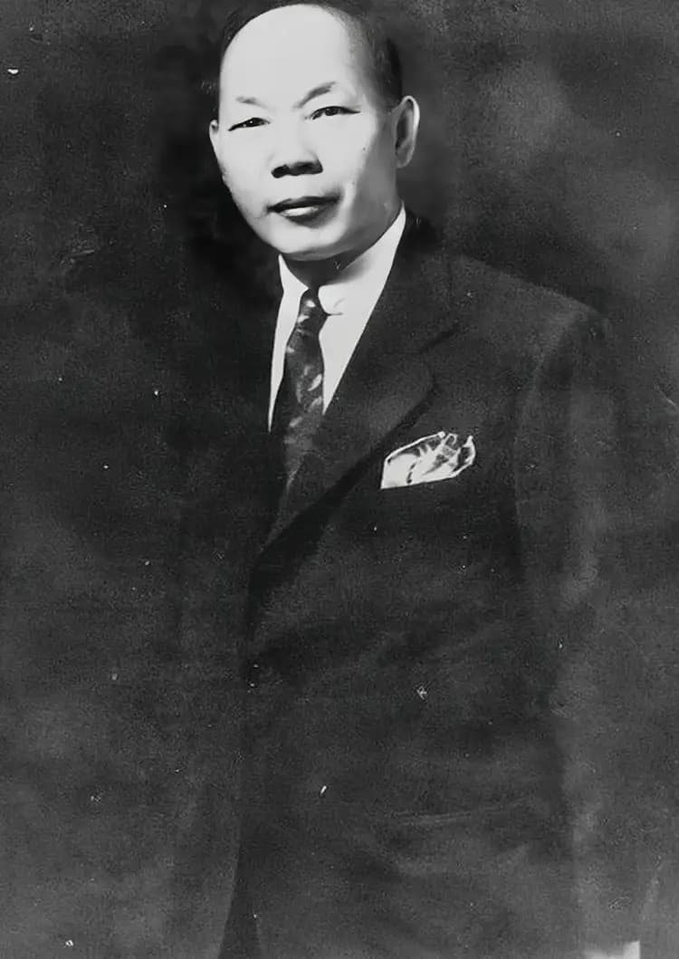 他是“国宝”级科学家，发明联合制碱法，弟子研制“两弹”振国威