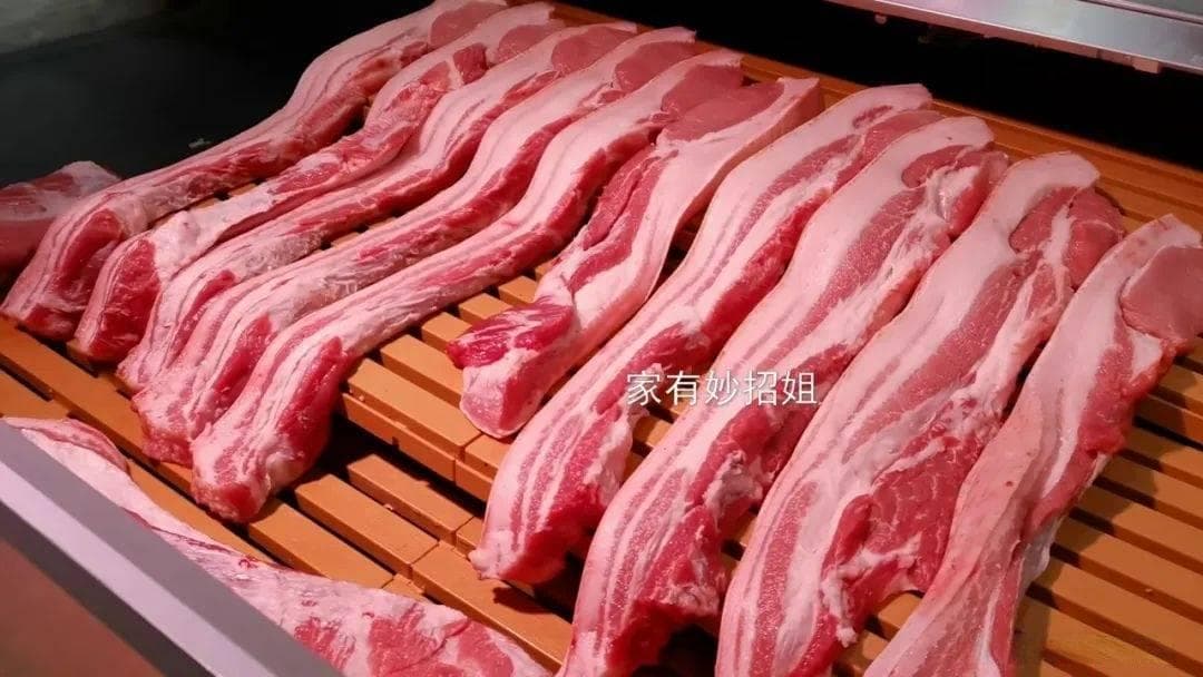 买猪肉，分清“上五花和下五花”，价格相差不大，用途大有之别