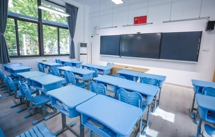 “你的孩子进实验班了吗？”还未开学先分层，“新高一”分班考究竟为哪般？