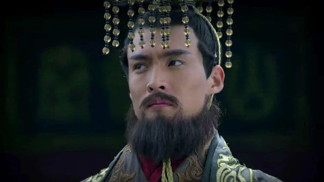 坑杀术士600年后，秦始皇沦为暴君，孔安国：他灭典籍，焚书坑儒
