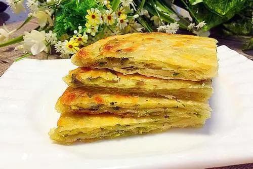 自制酥脆葱香千层饼，一口咬下44层，3元钱就搞定！