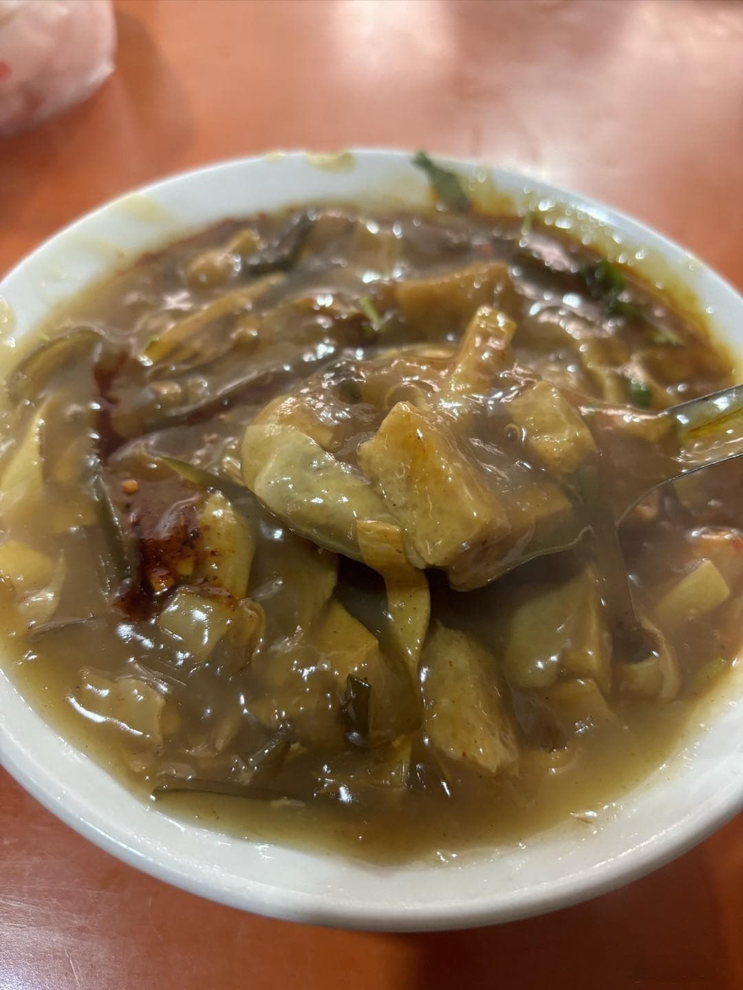 胡辣汤配油条：一碗热汤里的文化传承