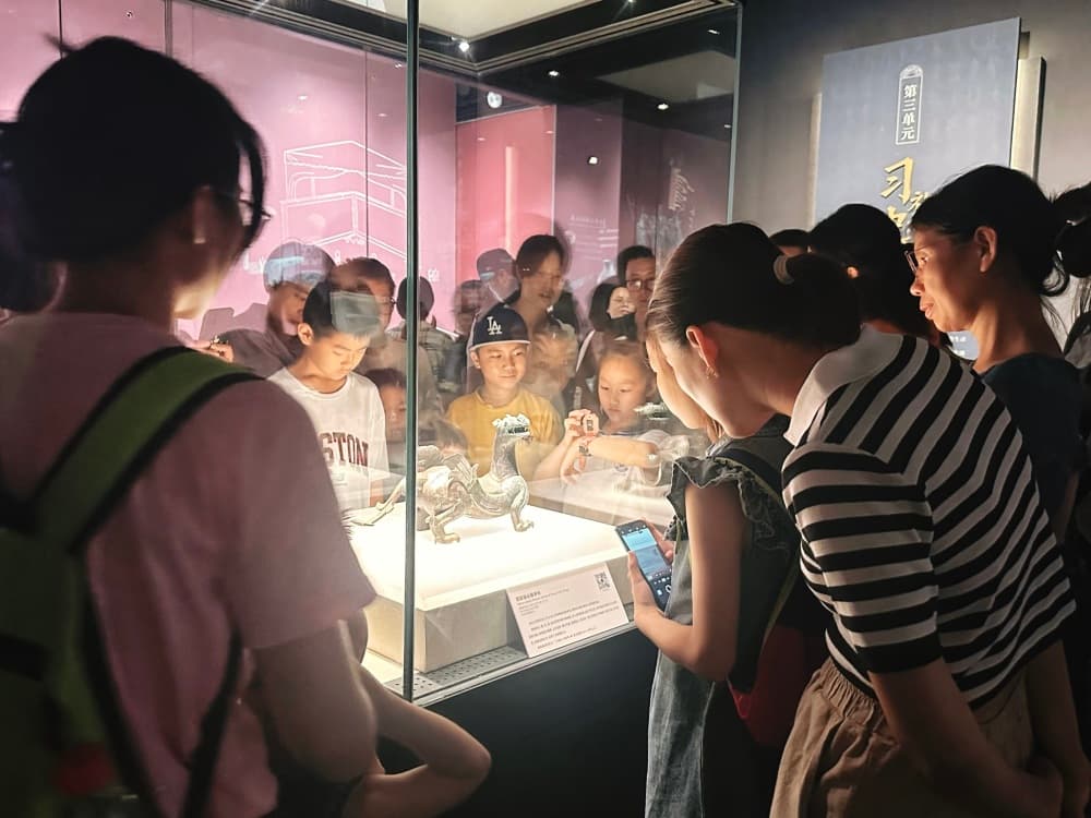讲解员暑期“上新”，深圳博物馆迎来学生志愿者