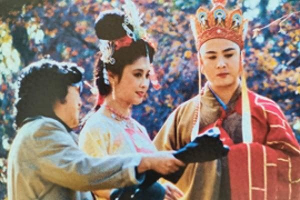 唐僧对女儿国王有没有动情？原著写得隐晦，看过82版西游揭秘才懂