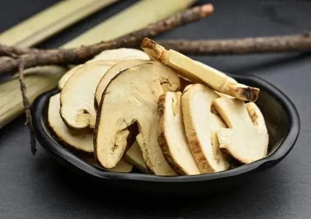 “菌中之王”松茸：营养价值与药用功效全解析