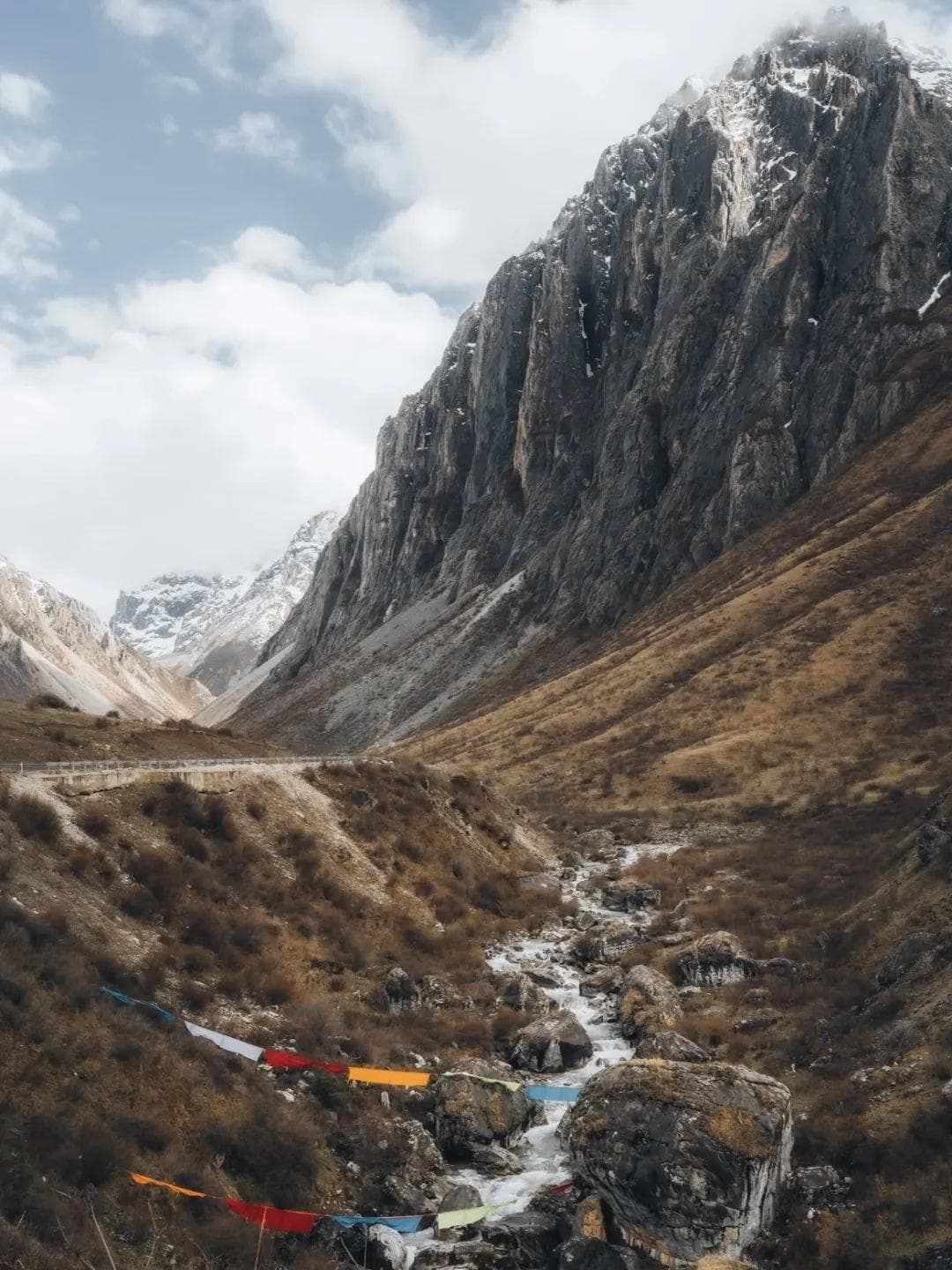 秋游甘白路：穿越雪峰草原，邂逅最美自驾景观
