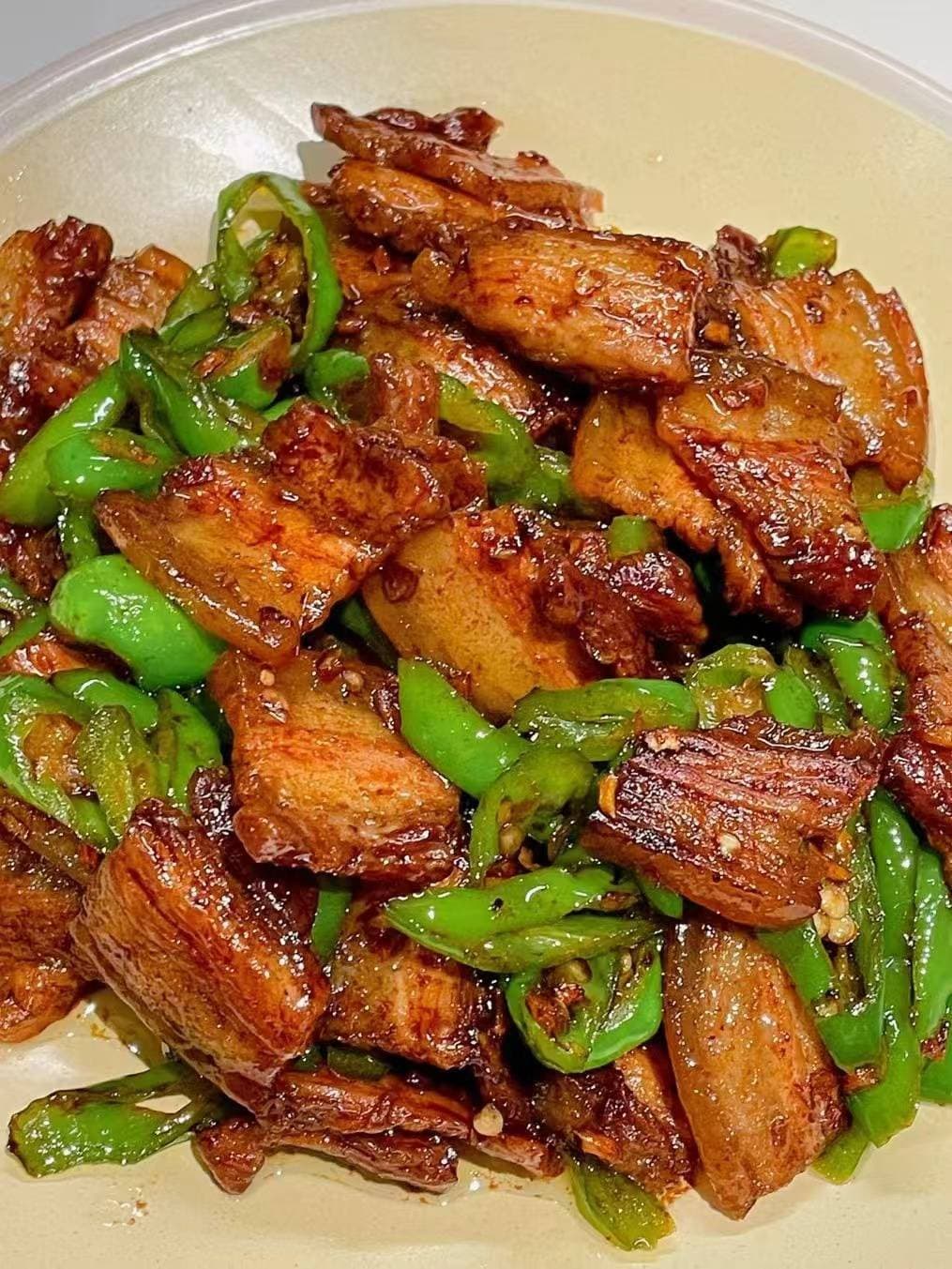 这样做出来的辣椒炒肉不好吃都难！