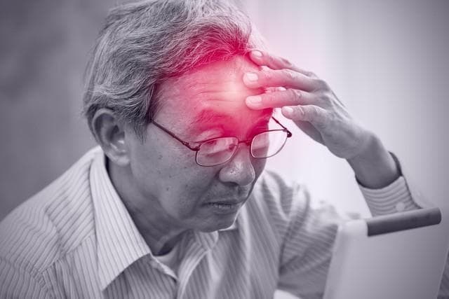 年轻人别硬扛！医生直言：出现这种情况，一定要就医检查