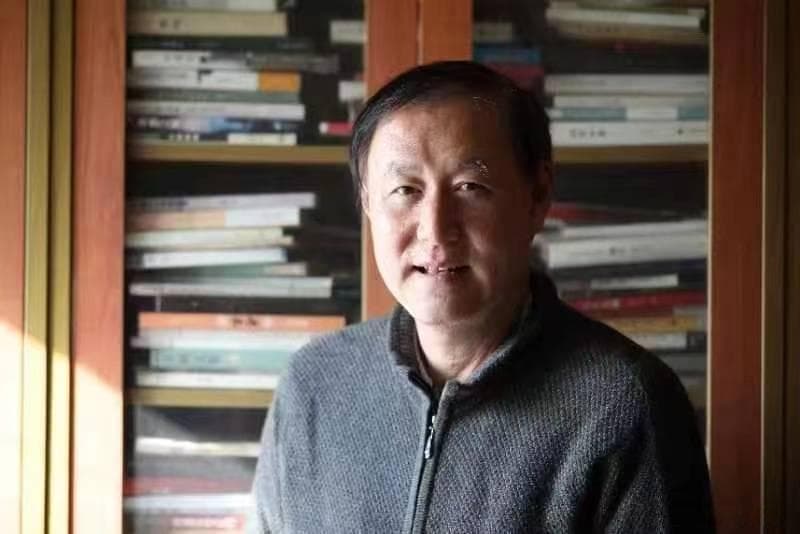 齐一民作品的综合评价：风格独特，兼具幽默讽刺与社会观察
