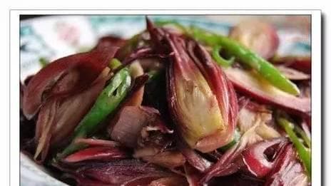 香炒洋荷，营养美味双收（尝鲜不错过，家常小菜也能大出风头）