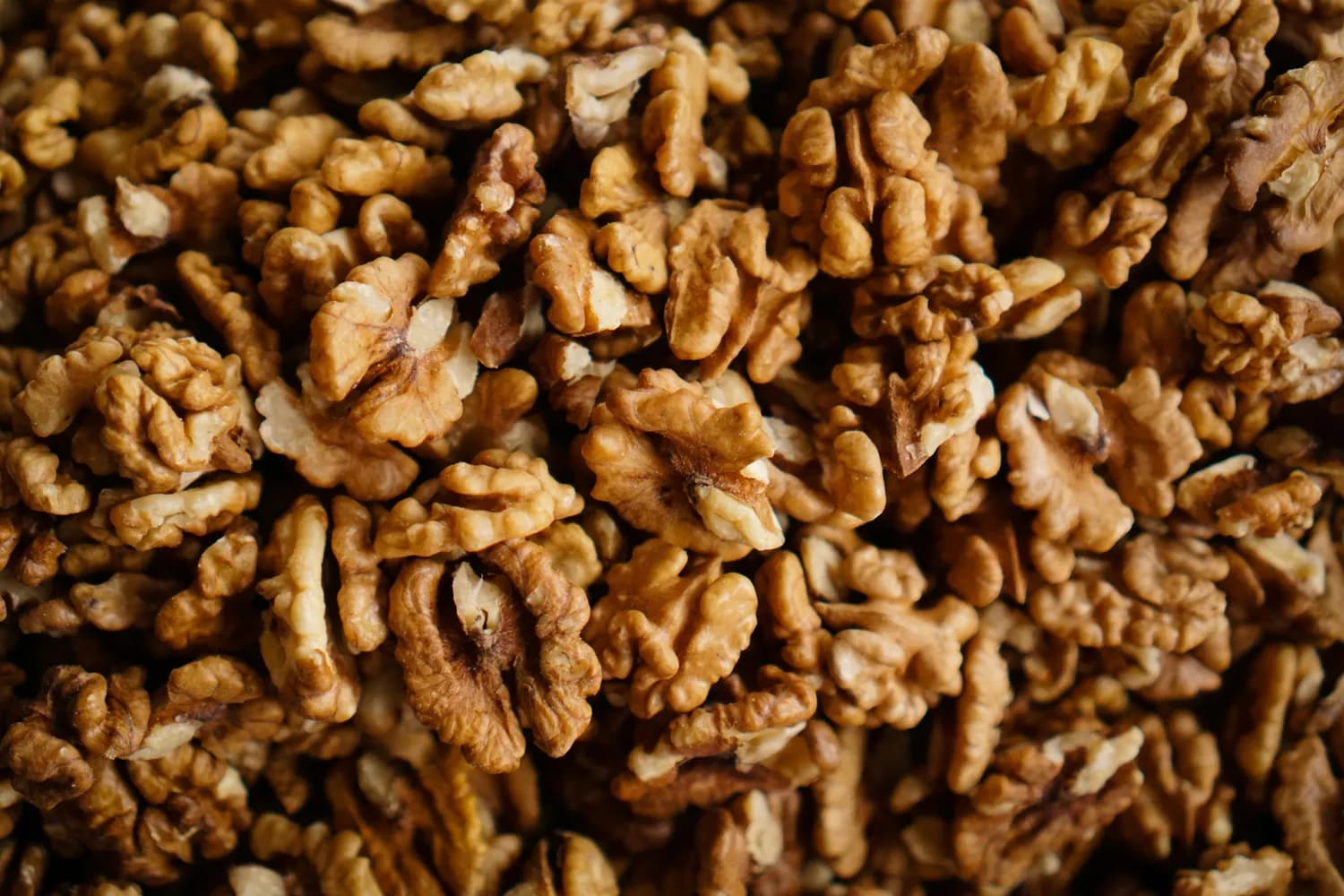 核桃仁冷藏还是冷冻？专家详解最佳保存方式
