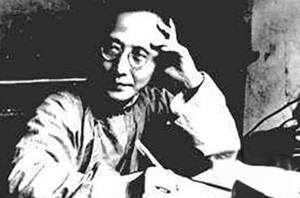 郭沫若是个文学巨匠，为何惨遭那么多人唾骂？