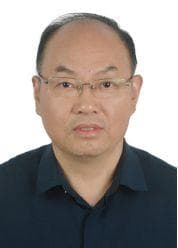 朱鹤鸣：一位有情怀的正高生物教师