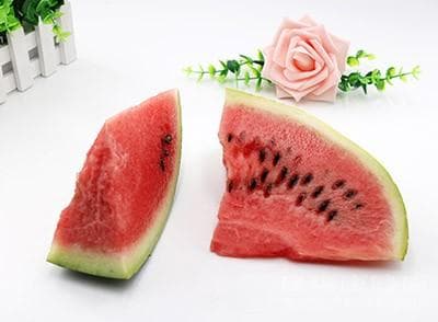 孩子发烧怎么办 温水擦浴可以缓解这个症状