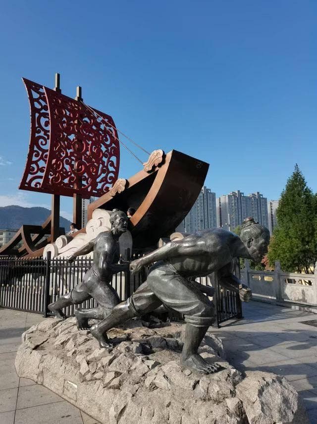 丹江，虽称不上是一条大江，但却是一条非常有故事的河