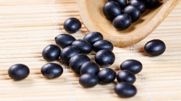 醋泡黑豆真的能减肥？功效与食用方法全解析