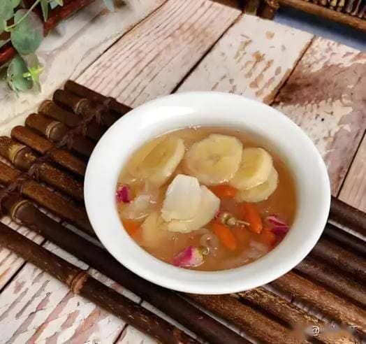 清明过后，建议多喝养生茶，生津润燥，身体更舒适