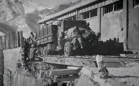 《长津湖之水门桥》里的四根管道，究竟有何作用？这要从抗日说起