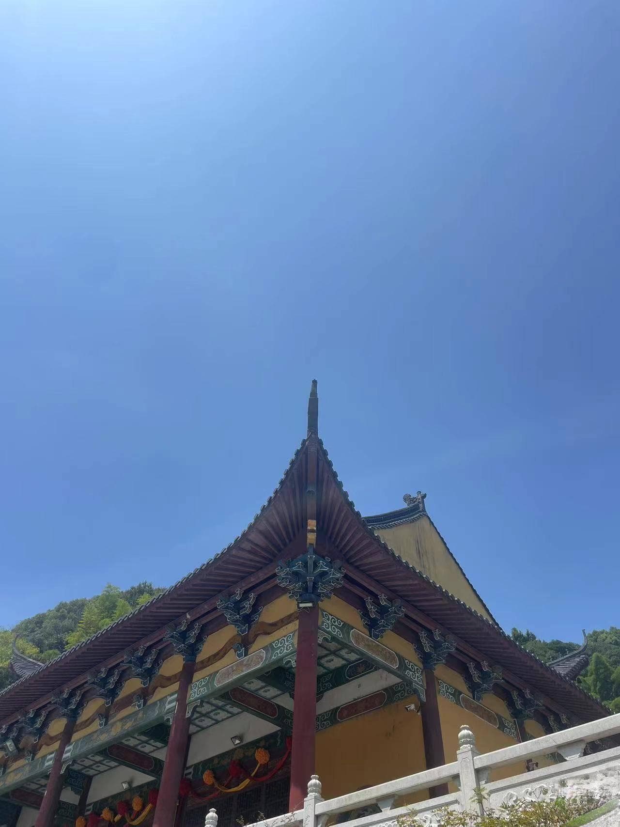 佛教"皈依三宝"：仪节、词句与注意事项详解