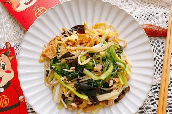 立春到，吃春饼少不了炒合菜，6种食材搭配，顺应时节营养又美味