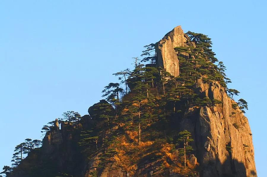 黄山旅游攻略：中国最著名的山脉之一
