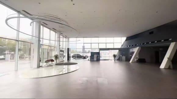 提车难、保养作废，汽车经销商接连暴雷，消费者如何维权？