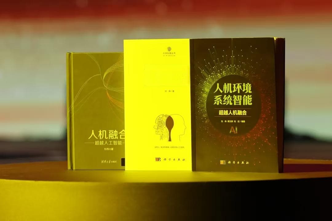 数学的核心，并非逻辑与规则？