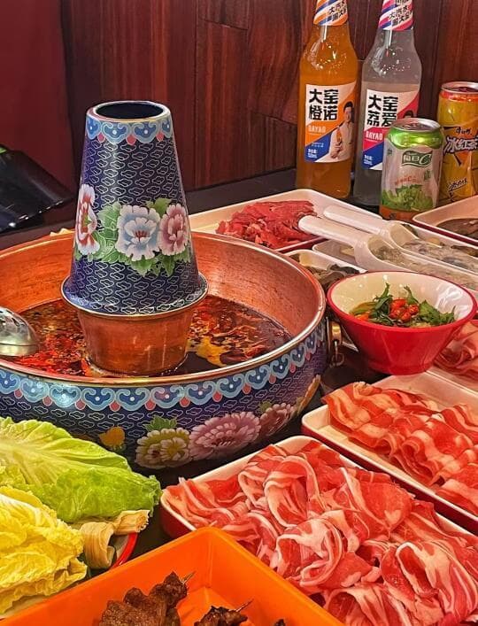 北京铜锅涮肉：美味与文化的碰撞
