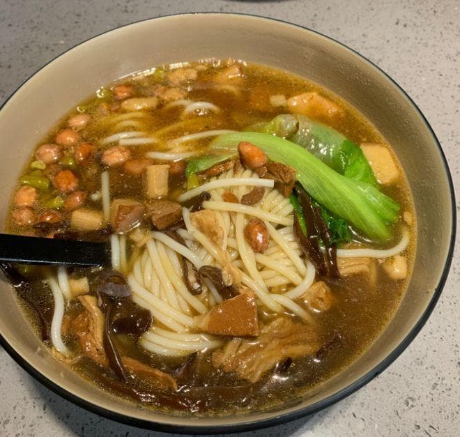 桂林十大特色美食：从米粉到酿菜，尽显广西饮食文化魅力