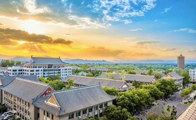 985高校最新排名：五梯队划分，东北大学为何再次垫底？