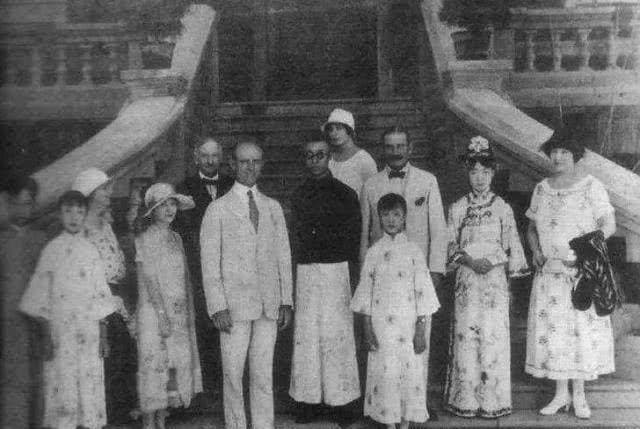 冯玉祥为什么着急将溥仪从宫里赶出去？原因令人哭笑不得！