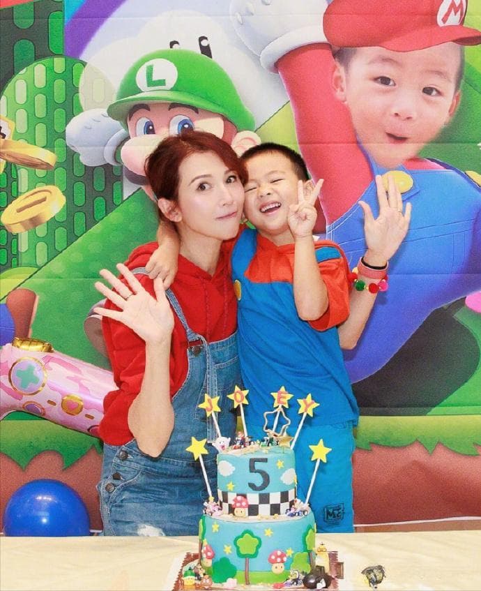 蔡少芬的育儿经：一场充满爱的超级玛丽奥主题生日派对