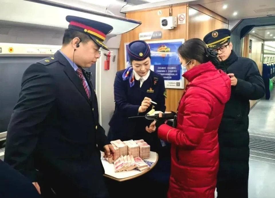 近50万元现金15分钟找回！旅客：感谢铁路人