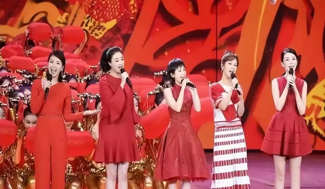沈腾马丽再登春晚，凤凰传奇引爆全场
