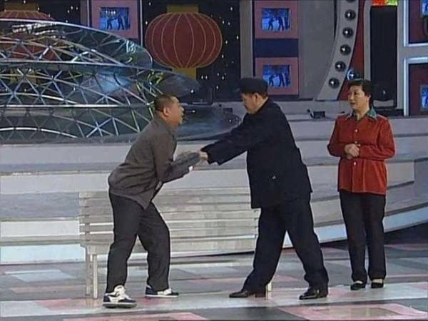 从赵本山范伟到陈丽君：春晚小品的文化传承与创新