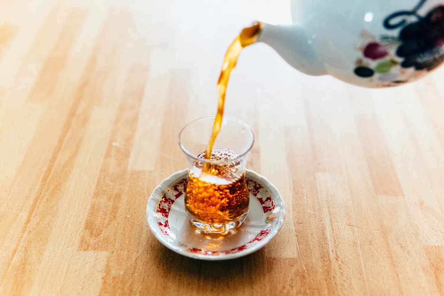 降尿酸神器大揭秘：绿茶、高纤、维C齐上阵！