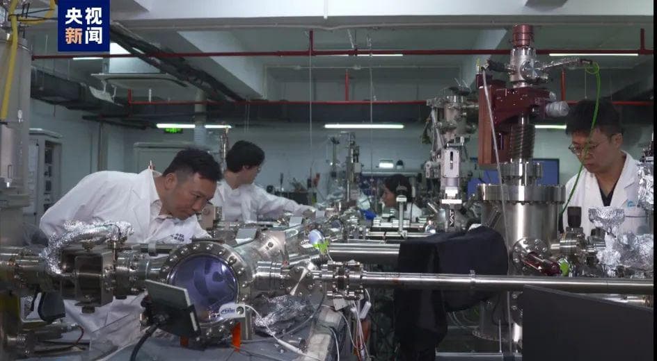 中科院团队在二维晶体管绝缘材料领域取得重要突破