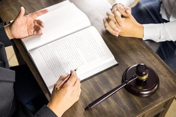公司法务工资多少：法律行业从业者的薪资水平分析