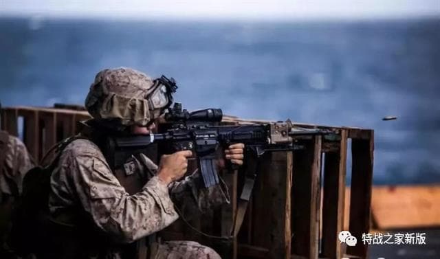 两大突击步枪对决，HK416和M4A1区别到底在哪里？