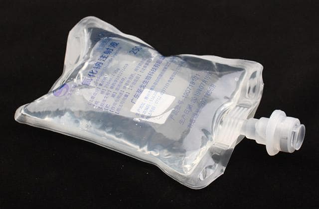 氯化钠注射液的作用与用法：从补水到电解质平衡调节