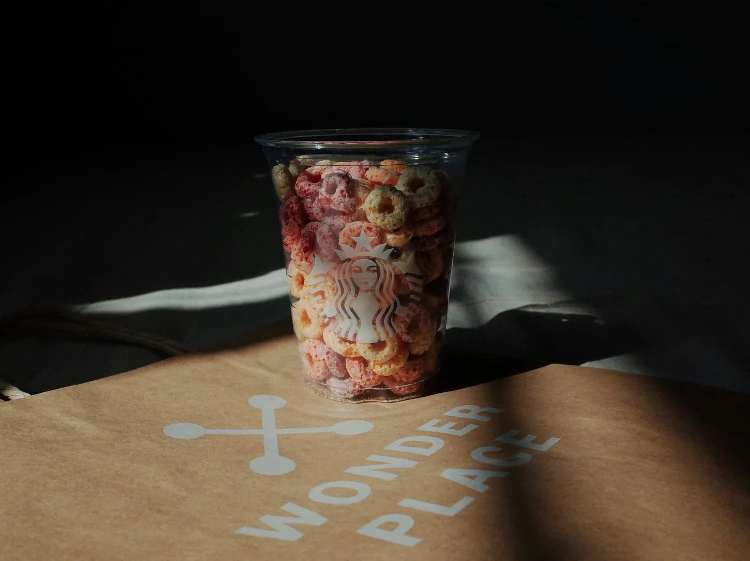 网红塑料杯的安全隐患：教你一招辨别材质！