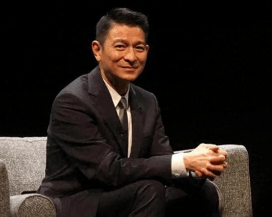 刘德华荣膺银紫荆星章，演艺与公益双丰收！