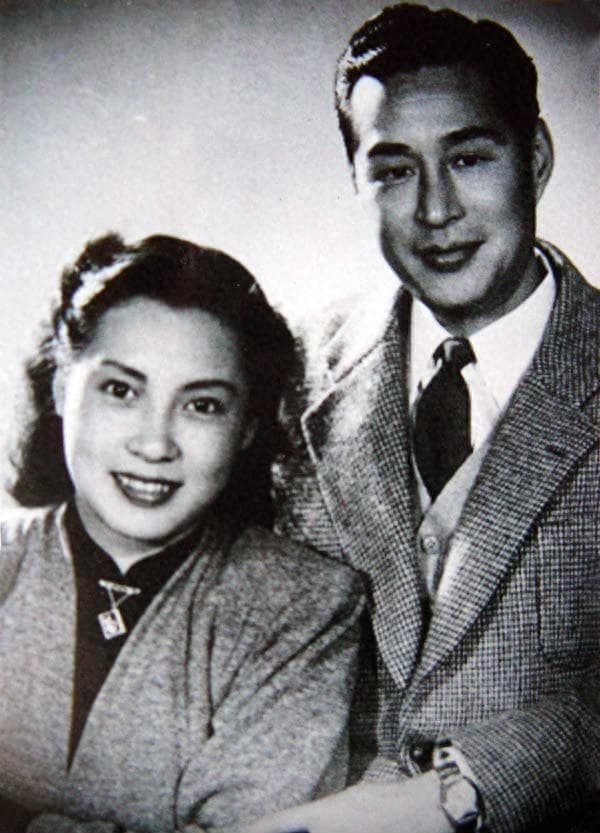 “电影皇帝”金焰：前妻是王人美，二婚娶秦怡，他和儿子命运悲情
