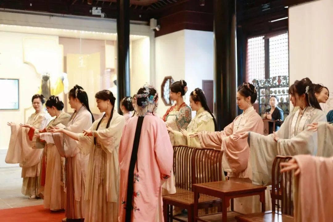 云端雅集，汉服文化“潮”这看！