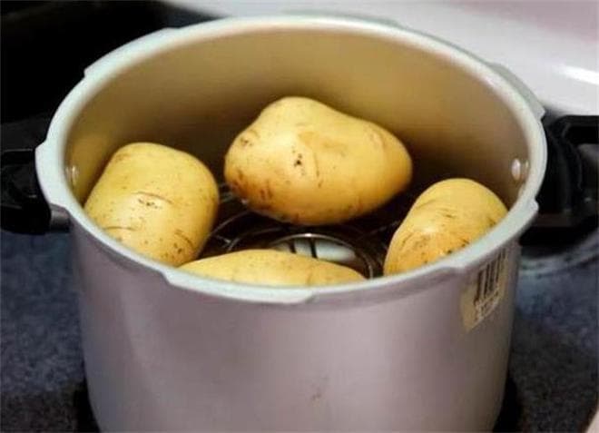 高压锅烹饪土豆全攻略：时间、技巧与注意事项