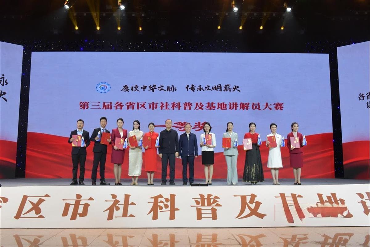 与文“话”巴士同行，揭秘湖北高校斩获全国大赛一等奖背后的故事