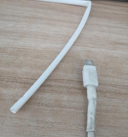 数据线坏了，我该怎么办？（解决数据线损坏问题的方法及注意事项）